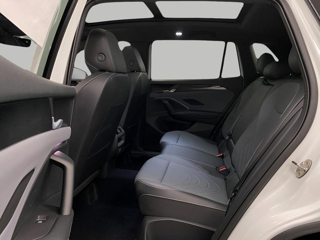 new 2025 Volkswagen Tiguan car, priced at $39,066