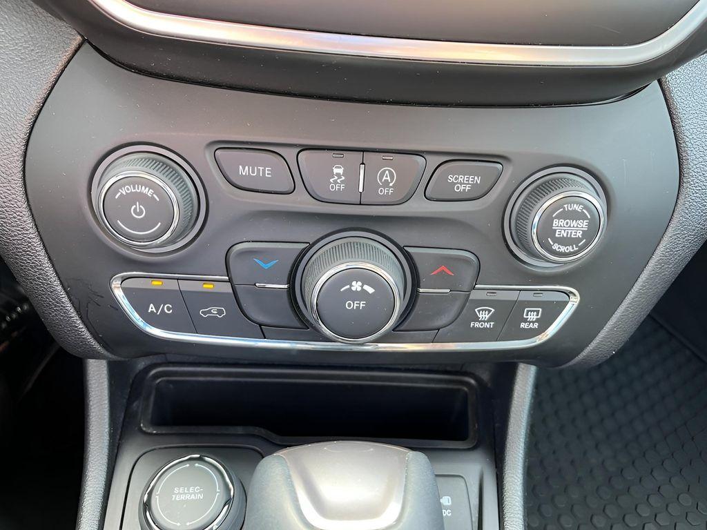 used 2019 Jeep Cherokee car, priced at $18,990
