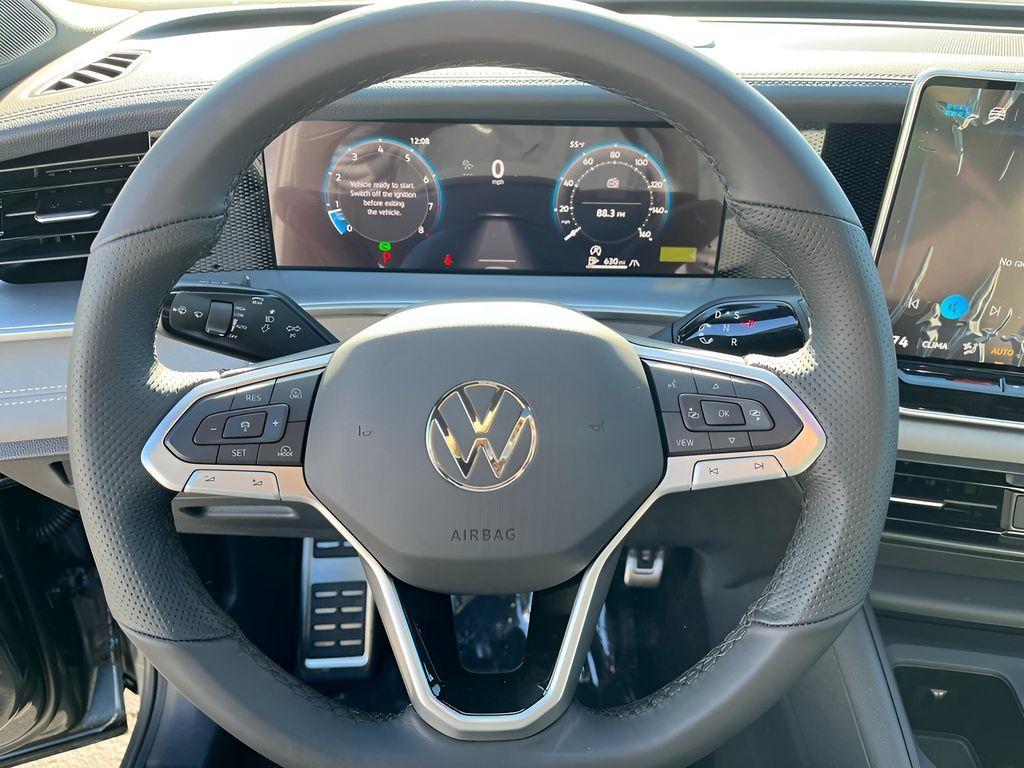 new 2025 Volkswagen Tiguan car, priced at $38,632