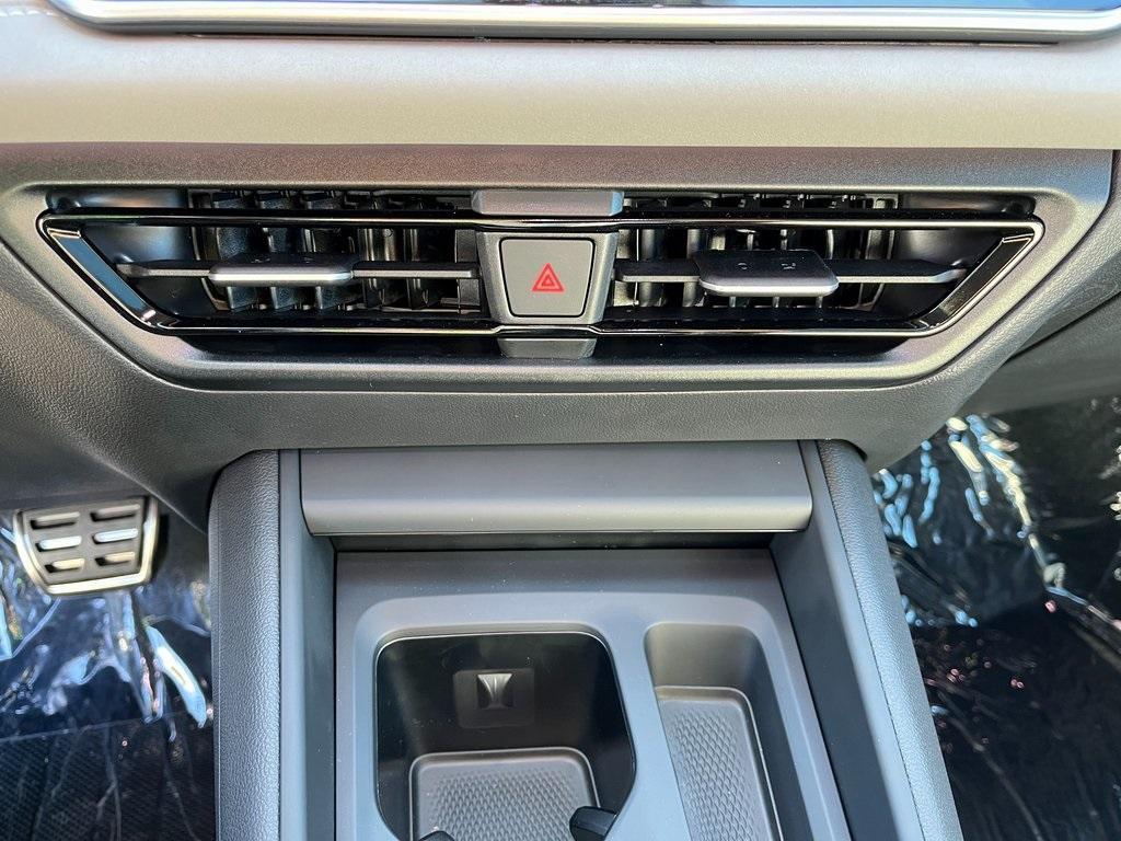 new 2025 Volkswagen Tiguan car, priced at $38,632