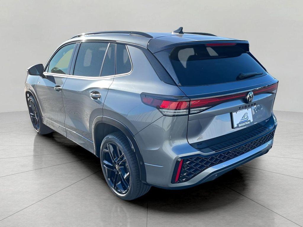 new 2025 Volkswagen Tiguan car, priced at $38,632