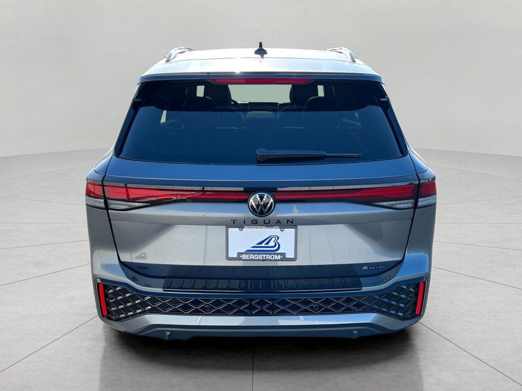 new 2025 Volkswagen Tiguan car, priced at $38,632