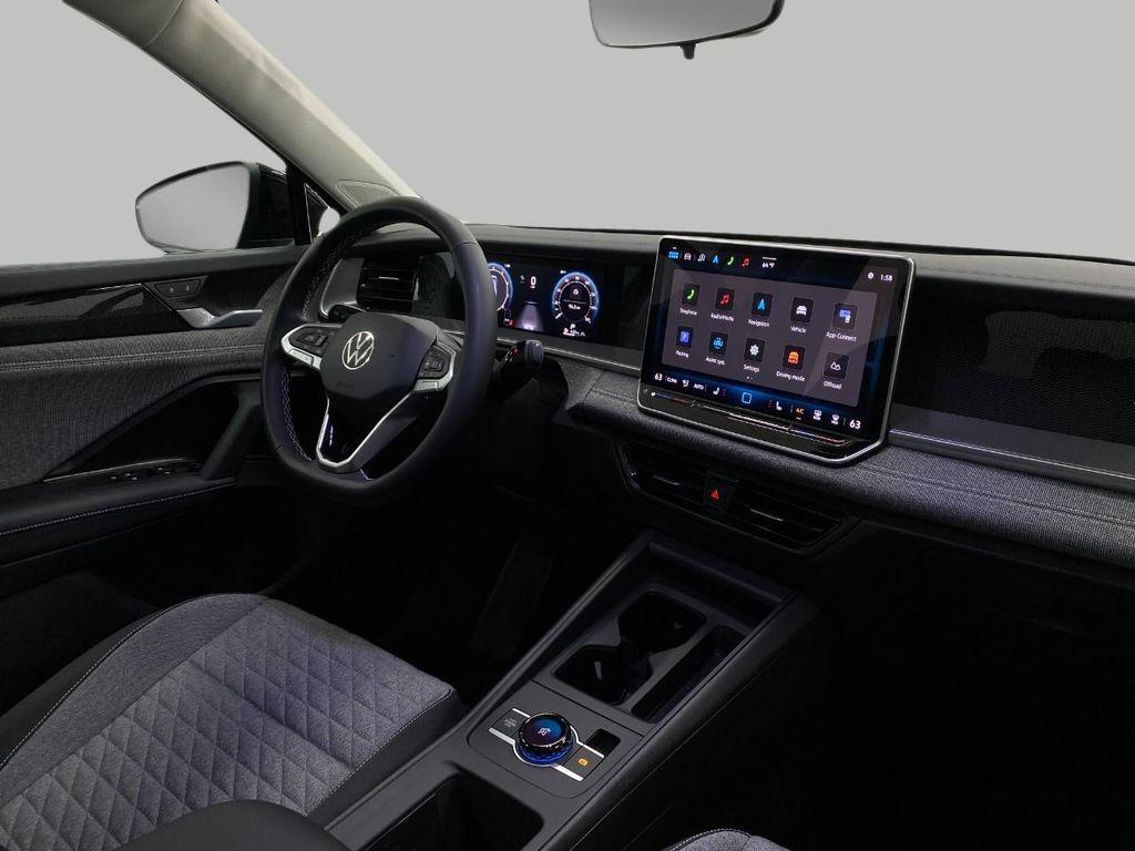 new 2025 Volkswagen Tiguan car, priced at $32,398