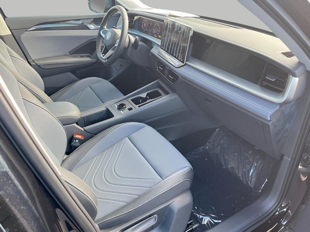 new 2025 Volkswagen Tiguan car, priced at $35,716