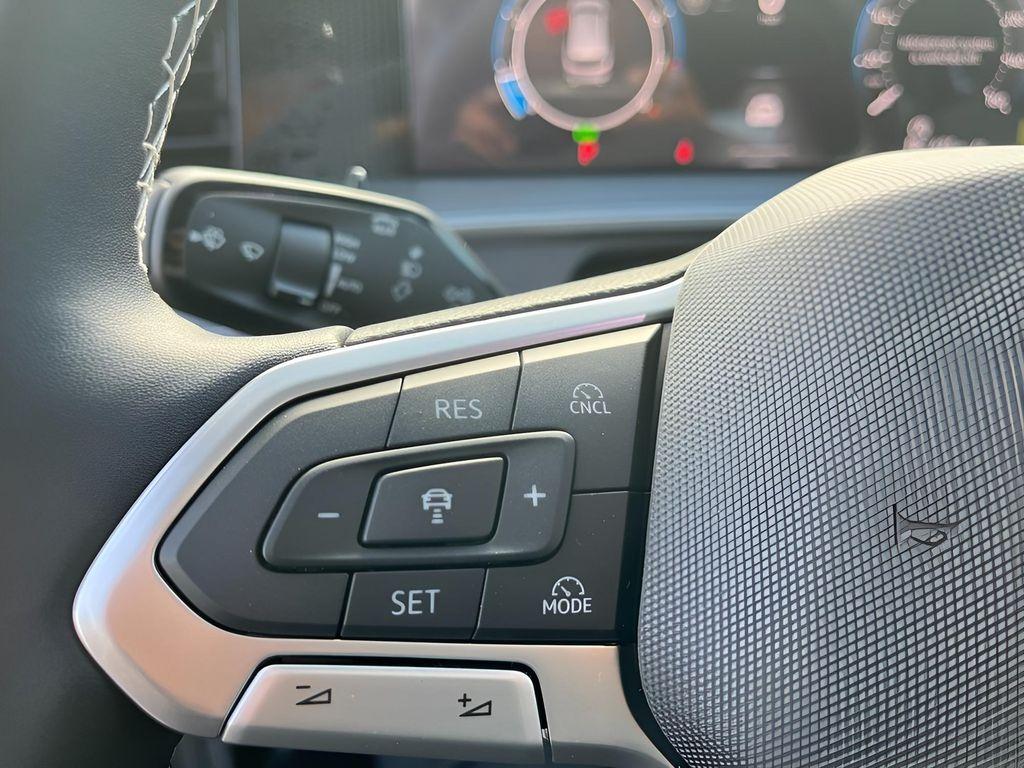 new 2025 Volkswagen Tiguan car, priced at $35,716