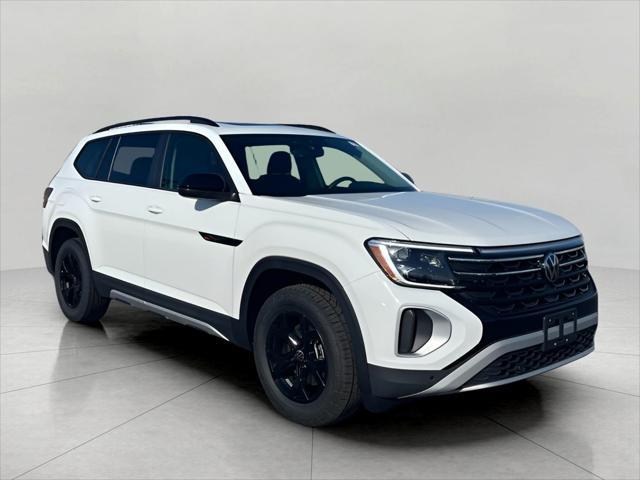 new 2025 Volkswagen Atlas car, priced at $44,003