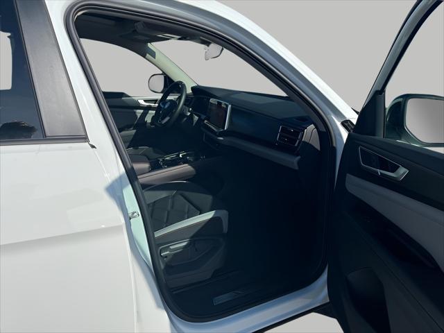 new 2025 Volkswagen Atlas car, priced at $44,003