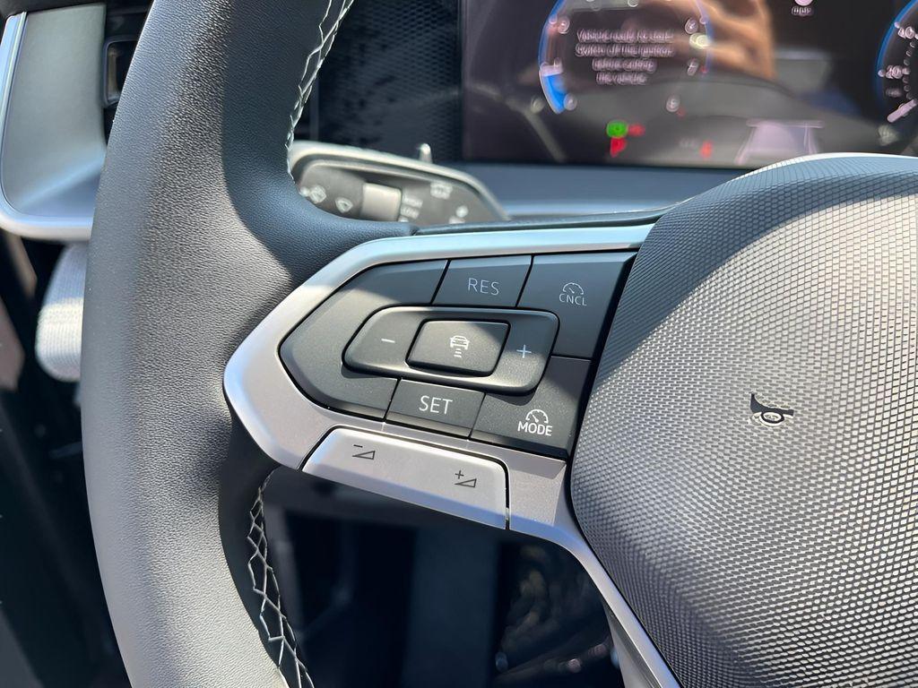 new 2025 Volkswagen Tiguan car, priced at $31,428
