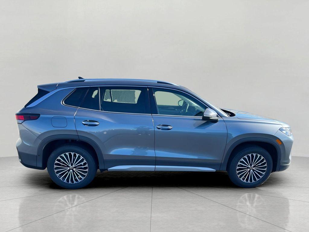 new 2025 Volkswagen Tiguan car, priced at $32,656