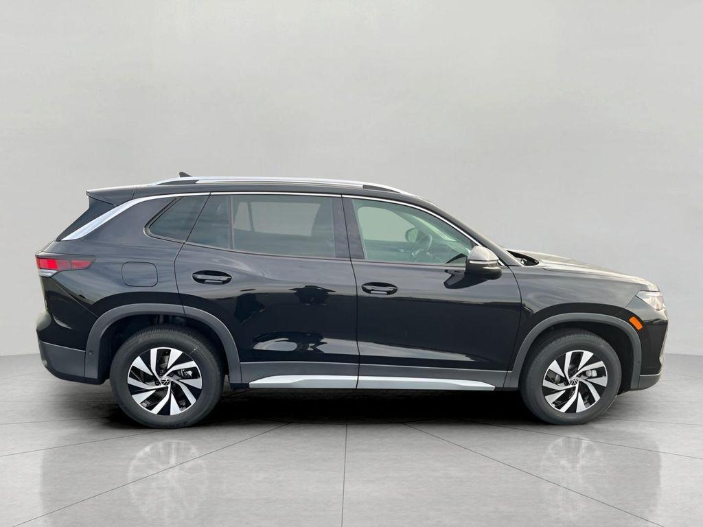 new 2025 Volkswagen Tiguan car, priced at $31,175