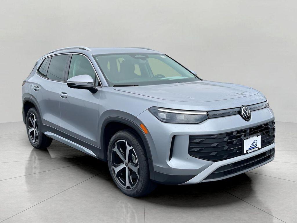 new 2025 Volkswagen Tiguan car, priced at $34,707