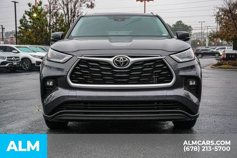 used 2022 Toyota Highlander car, priced at $30,920