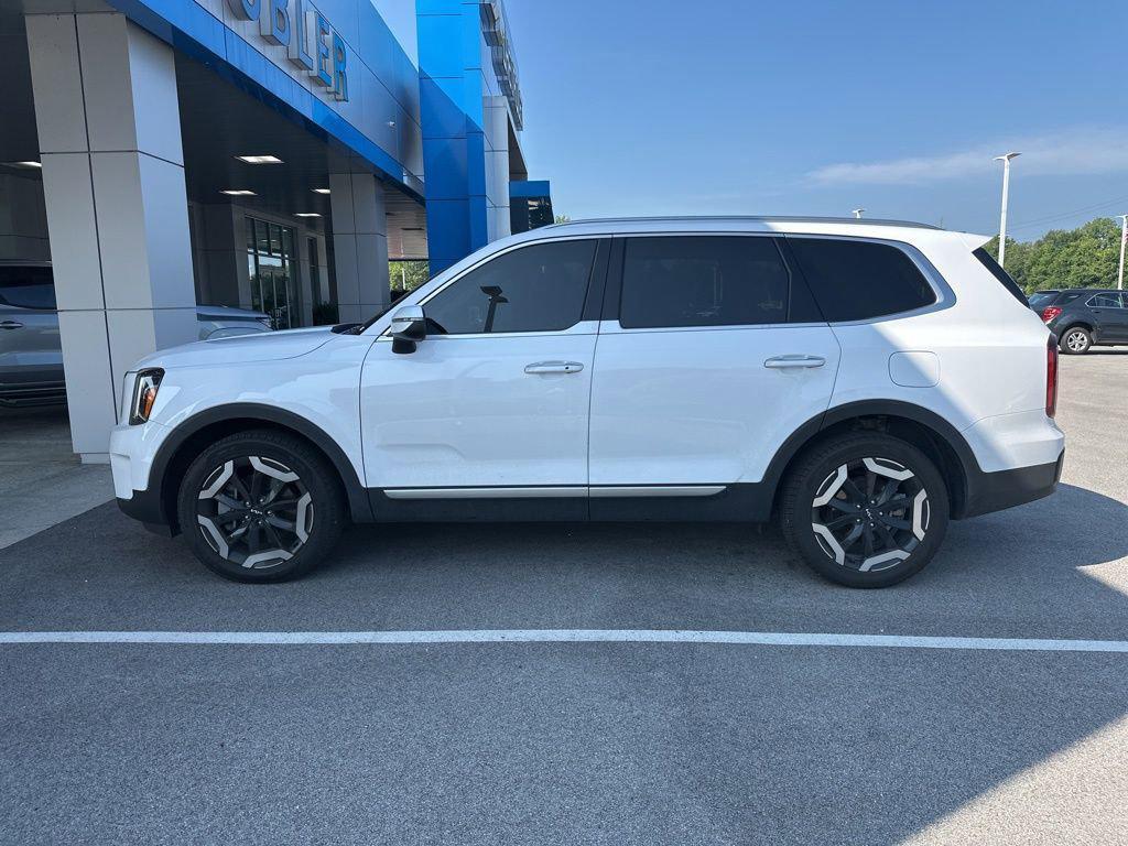 used 2024 Kia Telluride car, priced at $35,359
