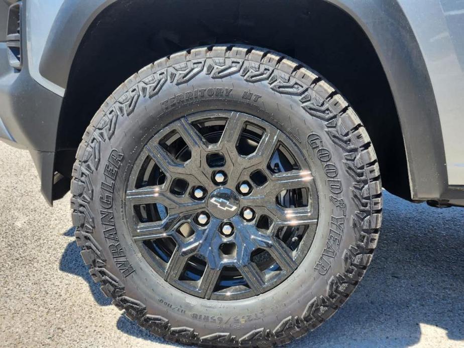 new 2024 Chevrolet Colorado car, priced at $40,760