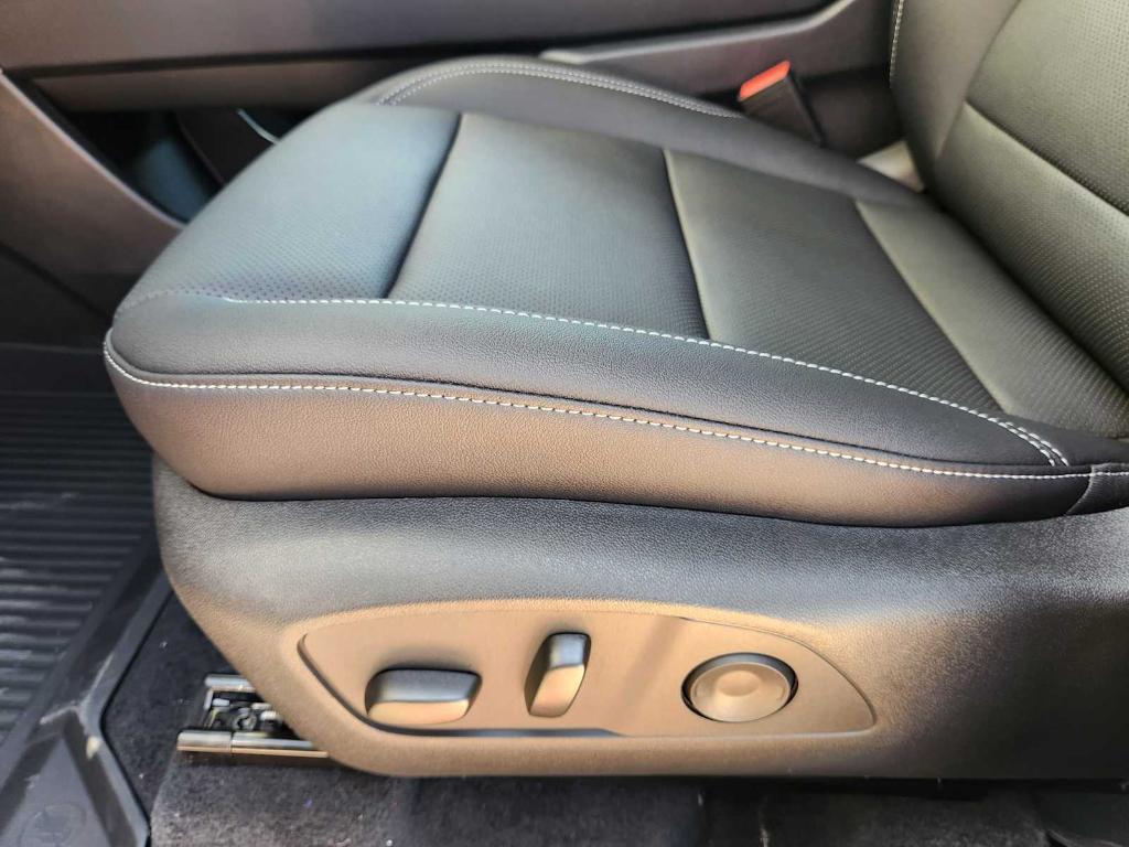 new 2025 Chevrolet Traverse car, priced at $45,844