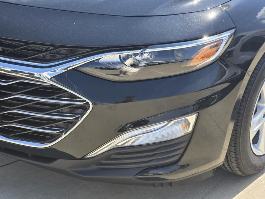 new 2025 Chevrolet Malibu car, priced at $25,520