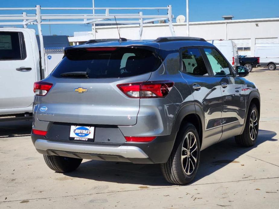 new 2025 Chevrolet TrailBlazer car, priced at $30,220