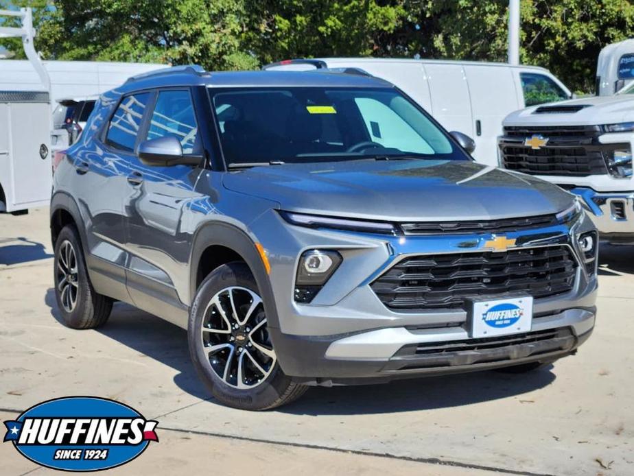 new 2025 Chevrolet TrailBlazer car, priced at $30,220