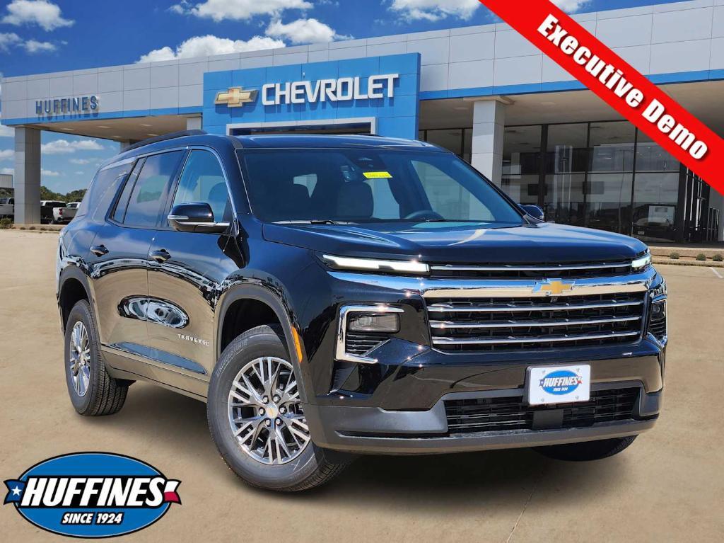 new 2026 Chevrolet Traverse car, priced at $43,999