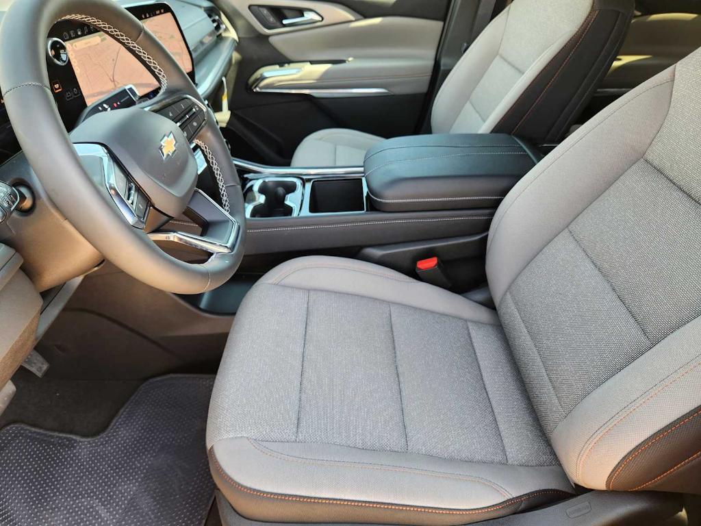 new 2026 Chevrolet Traverse car, priced at $43,920