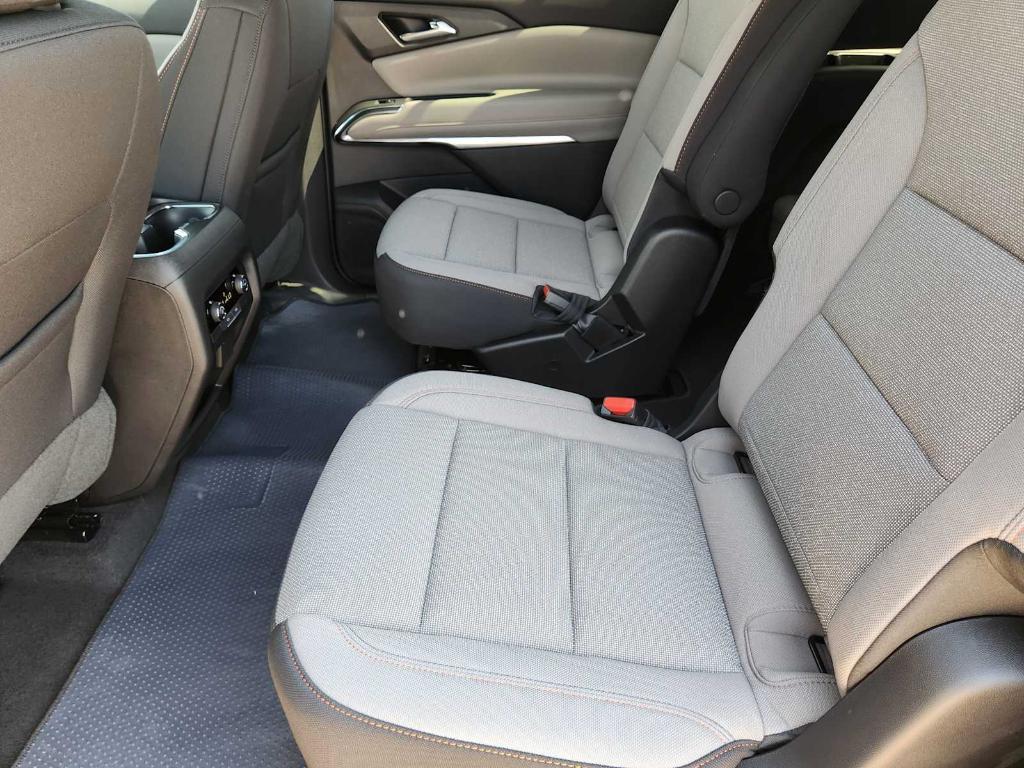 new 2026 Chevrolet Traverse car, priced at $43,920