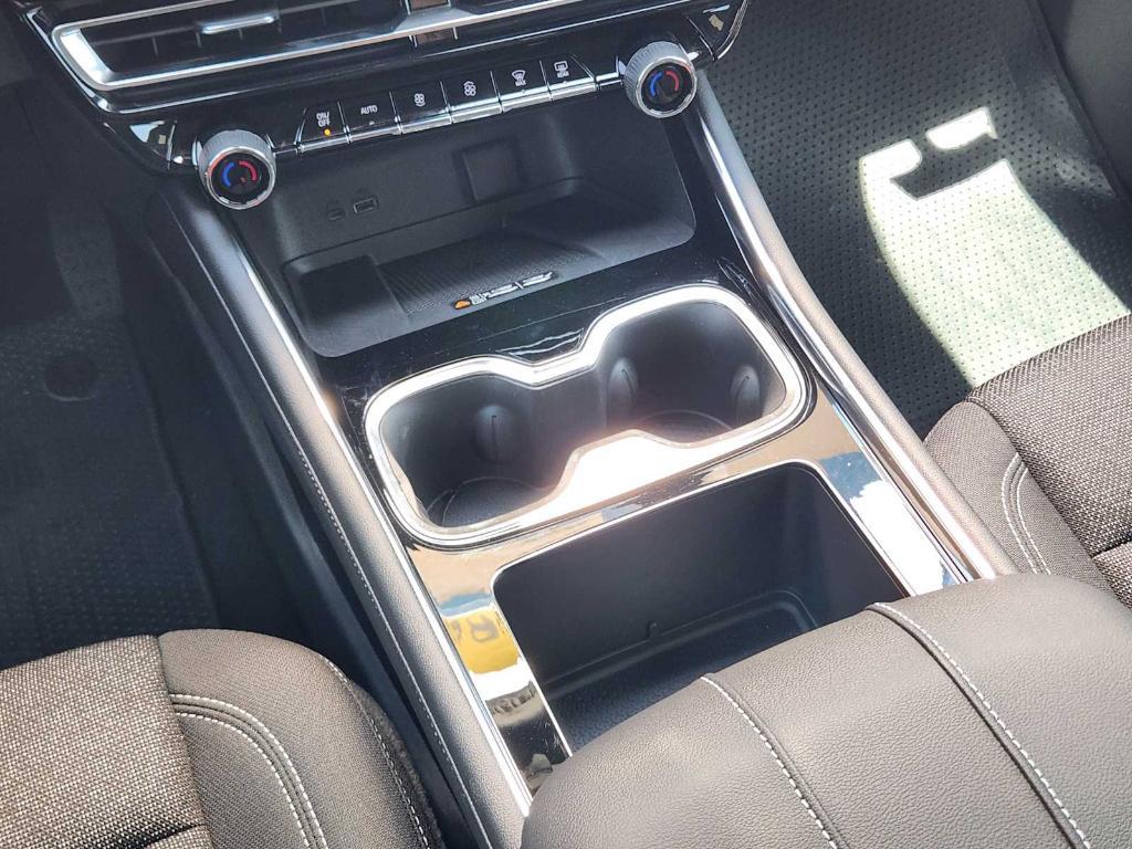 new 2025 Chevrolet Traverse car, priced at $42,495