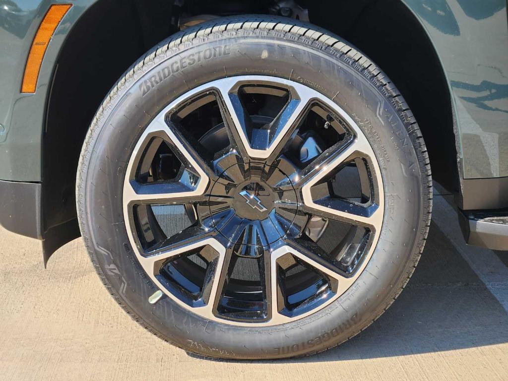 new 2026 Chevrolet Suburban car, priced at $76,915
