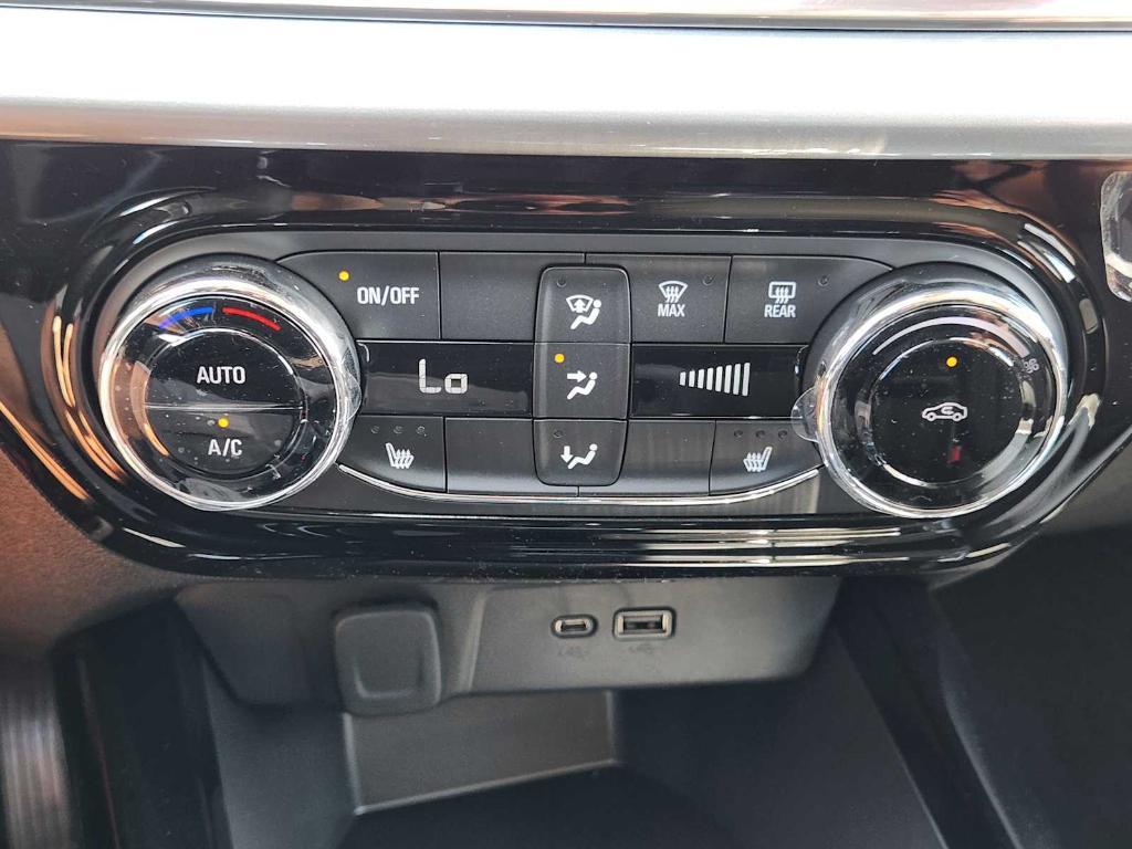 new 2025 Chevrolet Trax car, priced at $25,235