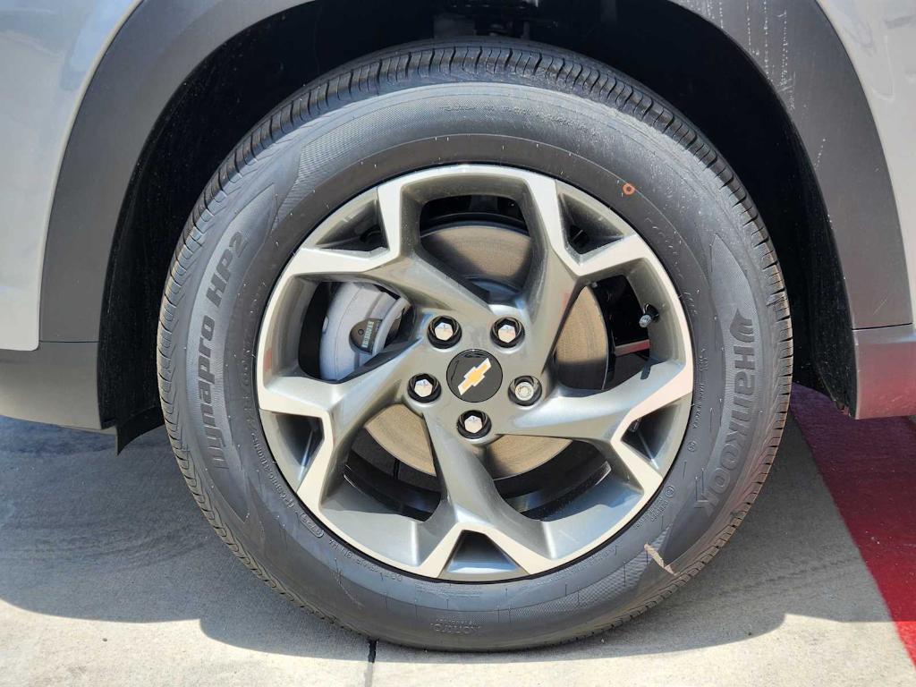 new 2025 Chevrolet Trax car, priced at $25,235