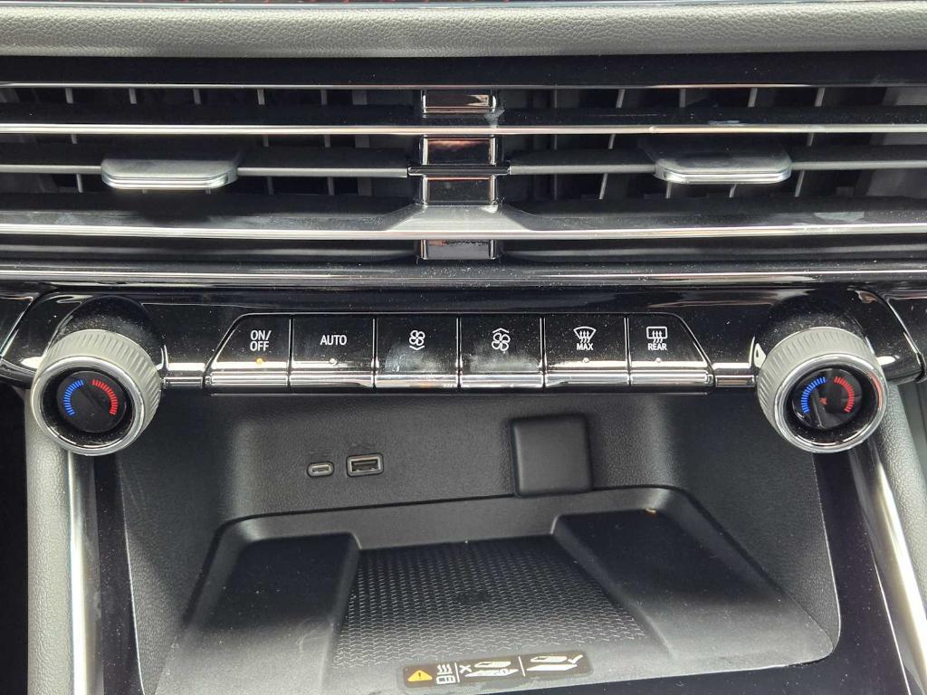 new 2026 Chevrolet Traverse car, priced at $53,040