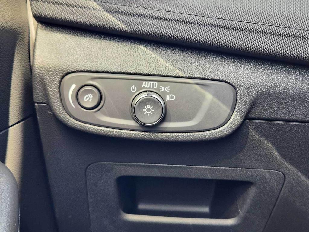 new 2025 Chevrolet TrailBlazer car, priced at $25,620