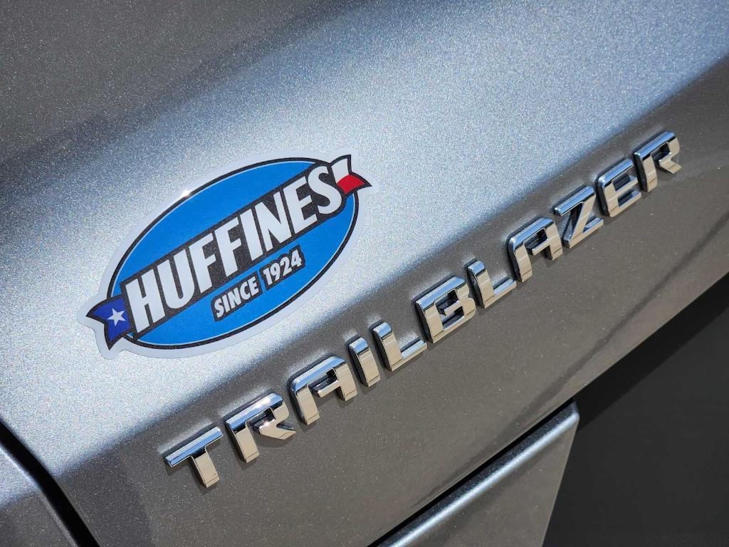 new 2025 Chevrolet TrailBlazer car, priced at $26,620