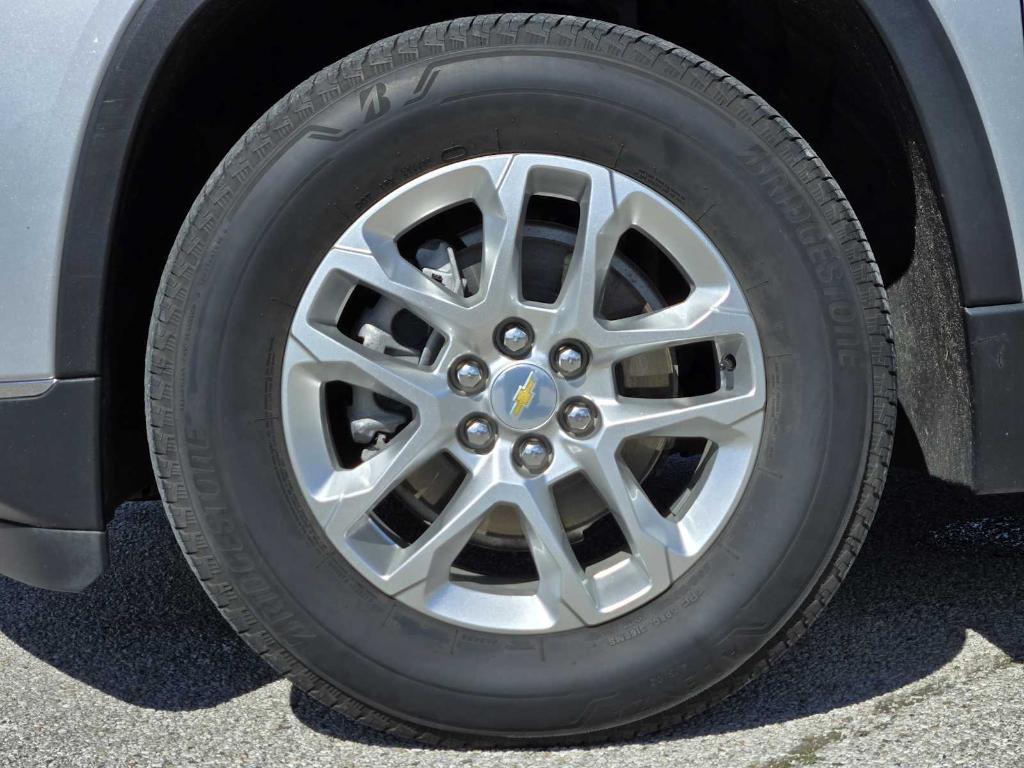 used 2021 Chevrolet Traverse car, priced at $28,877