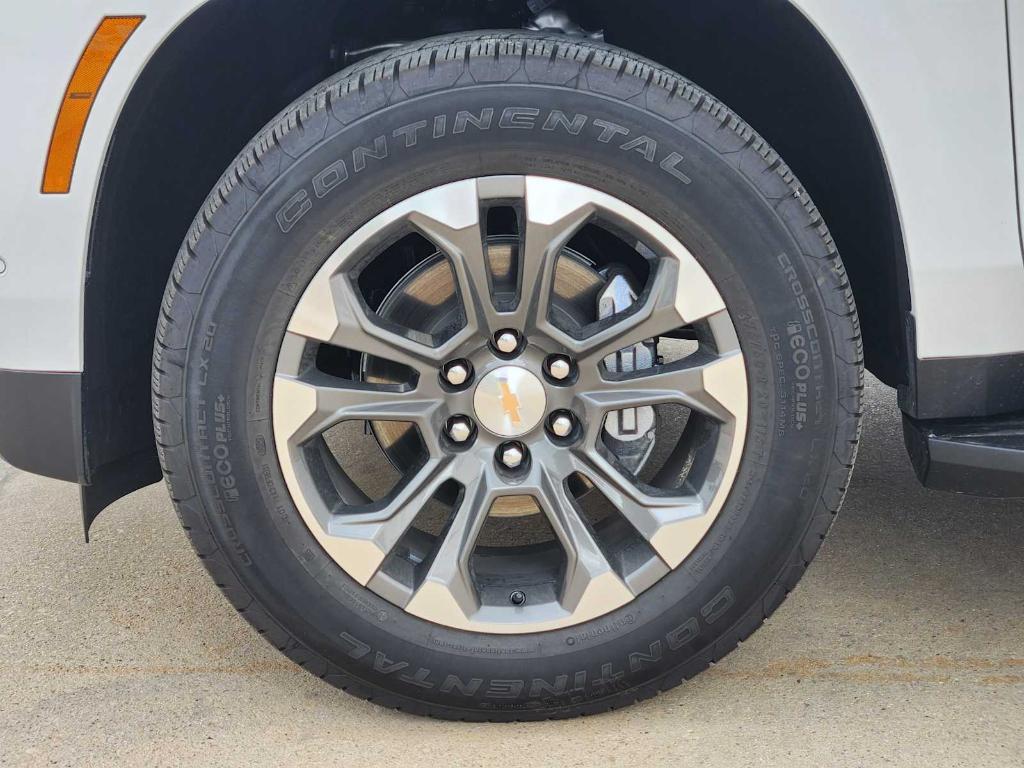 new 2025 Chevrolet Suburban car, priced at $70,679