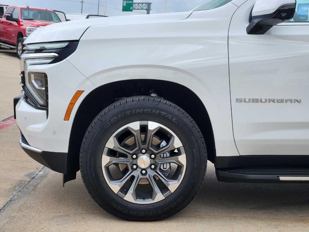 new 2025 Chevrolet Suburban car, priced at $70,679
