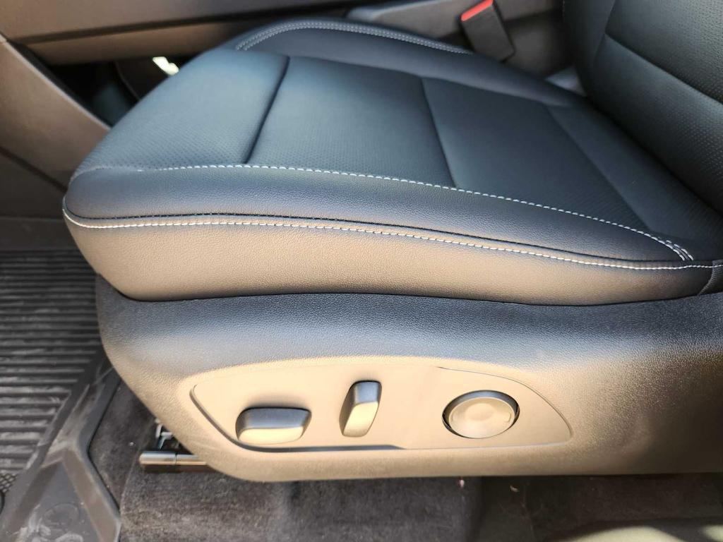 new 2025 Chevrolet Traverse car, priced at $45,344