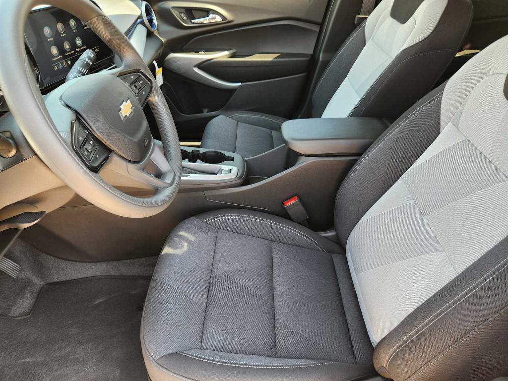 new 2025 Chevrolet Trax car, priced at $21,985