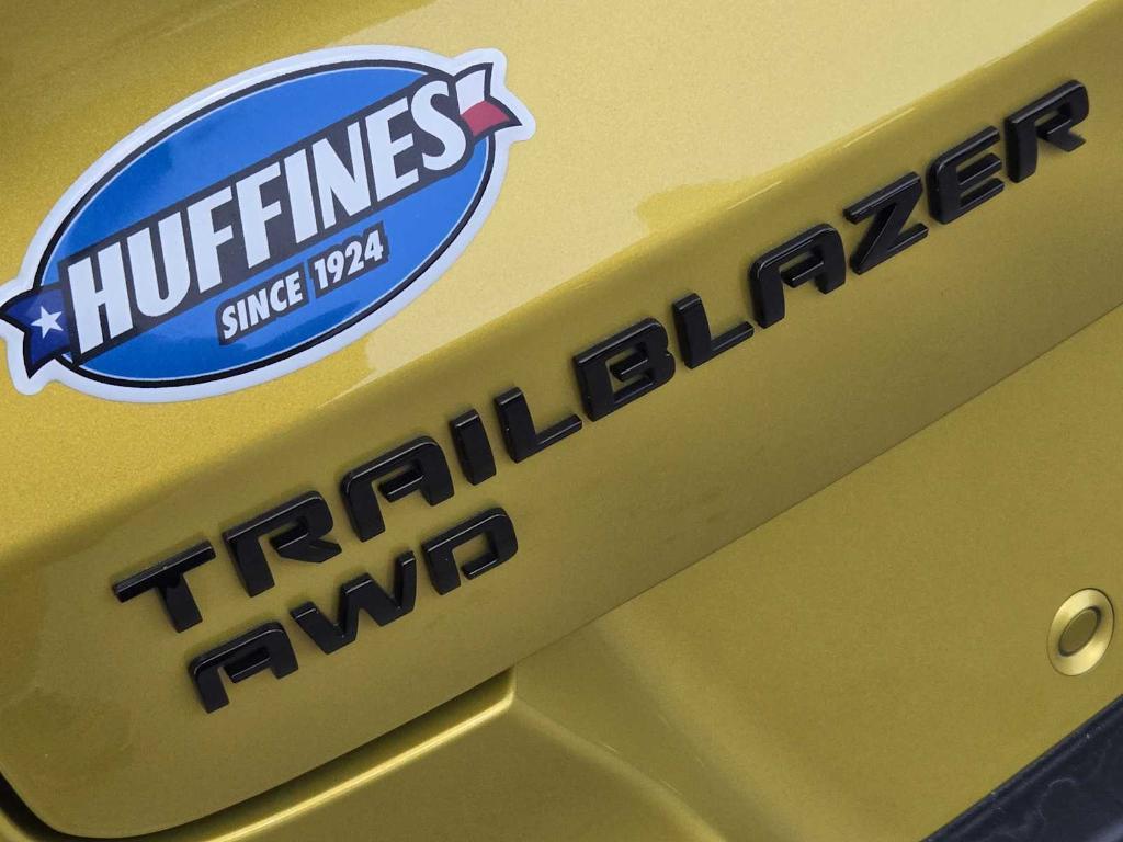 new 2025 Chevrolet TrailBlazer car, priced at $32,615