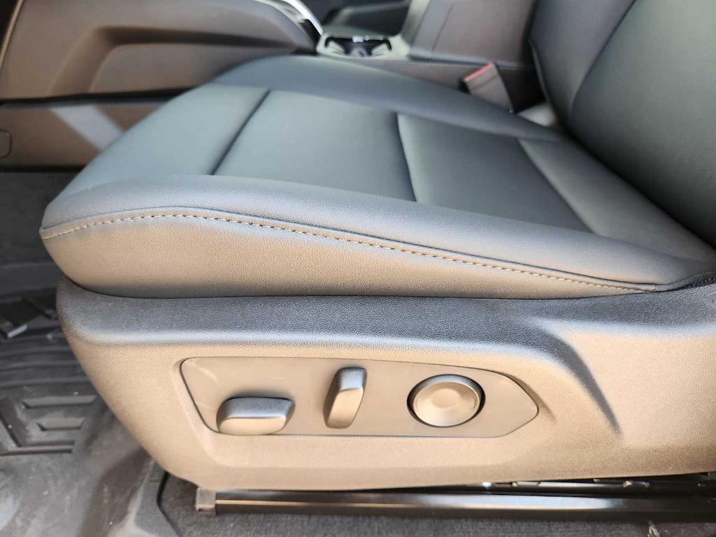 new 2026 Chevrolet Colorado car, priced at $45,435