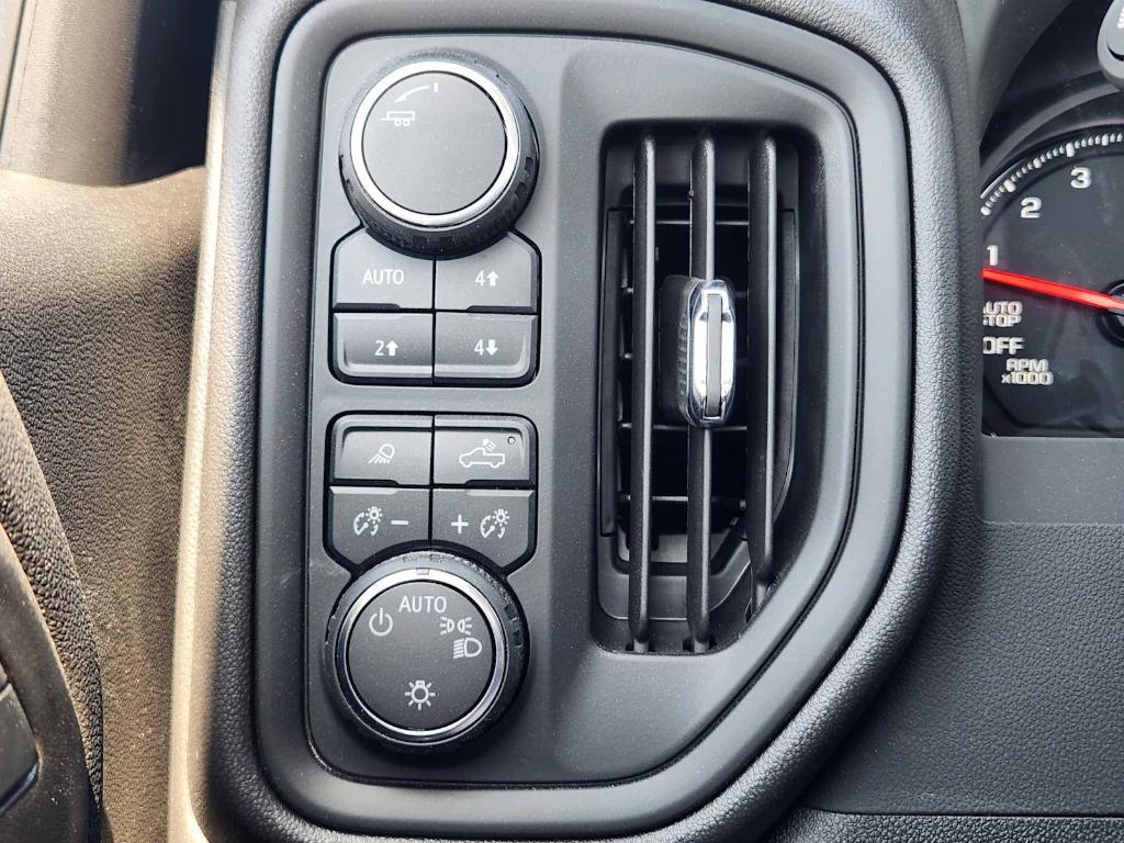 new 2024 Chevrolet Silverado 1500 car, priced at $45,564