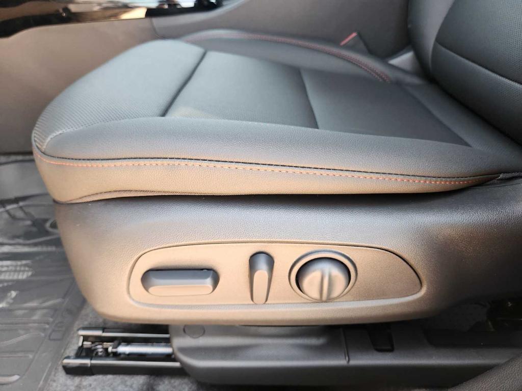 new 2025 Chevrolet Trax car, priced at $27,149