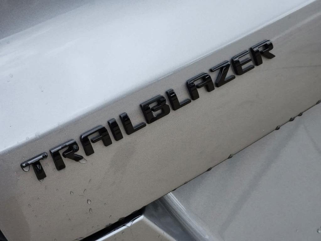 new 2025 Chevrolet TrailBlazer car, priced at $33,075