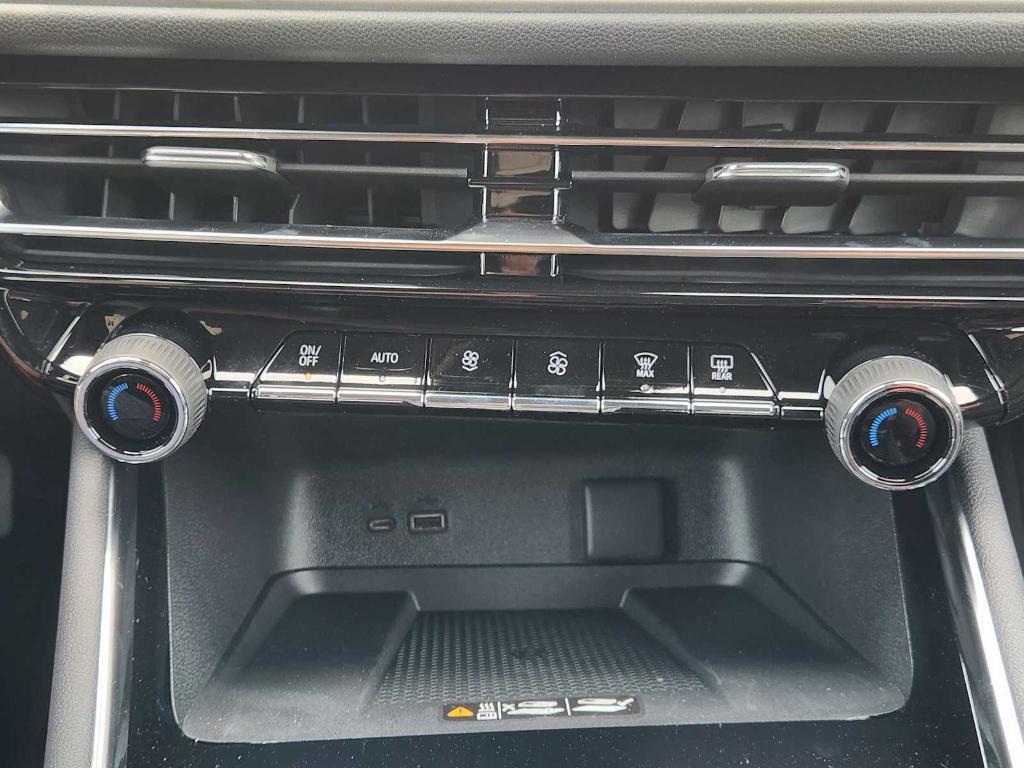 new 2025 Chevrolet Traverse car, priced at $44,344