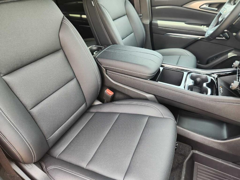 new 2025 Chevrolet Traverse car, priced at $44,344