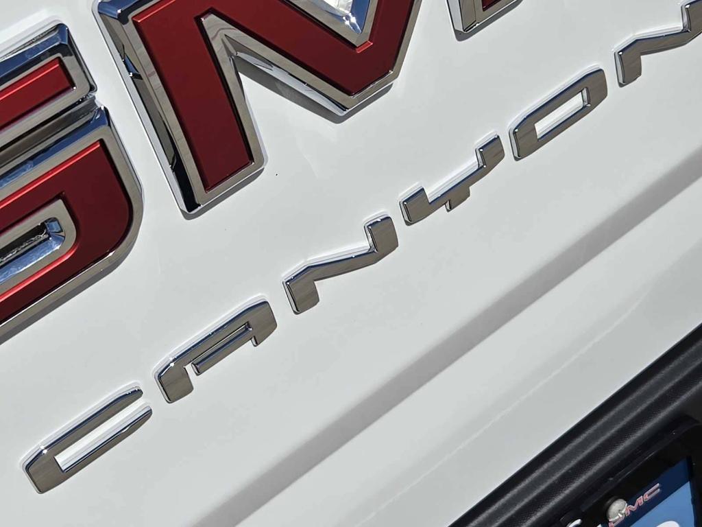 used 2022 GMC Canyon car, priced at $33,577