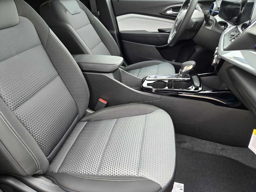 new 2025 Chevrolet Trax car, priced at $25,380