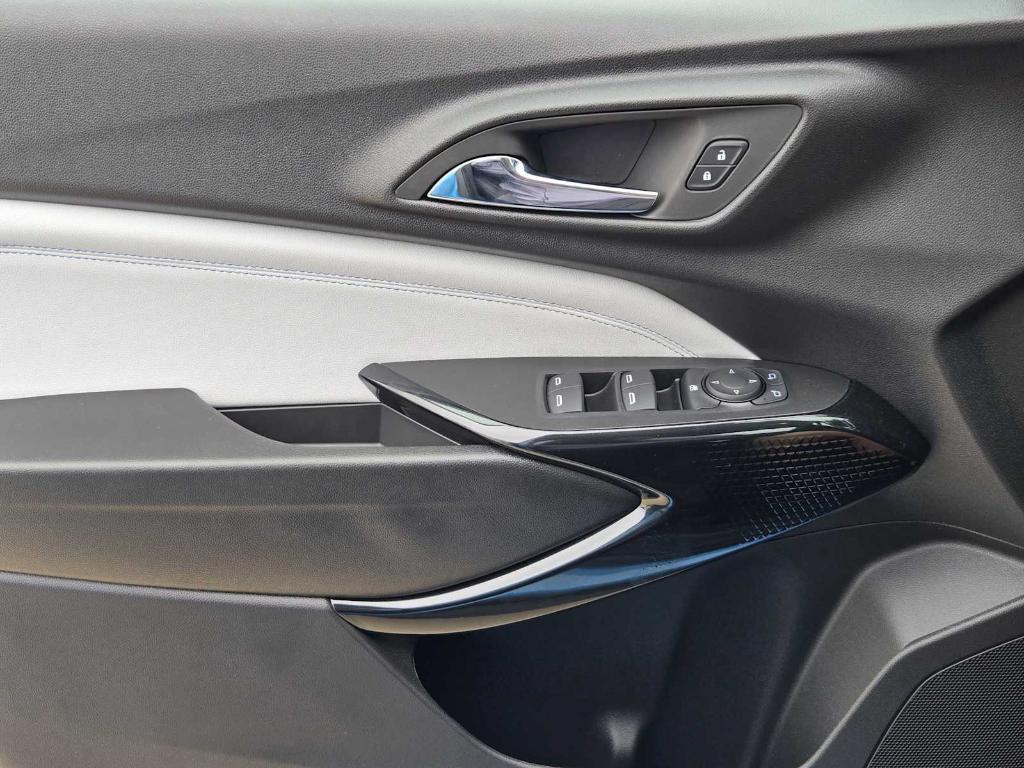 new 2025 Chevrolet Trax car, priced at $25,380