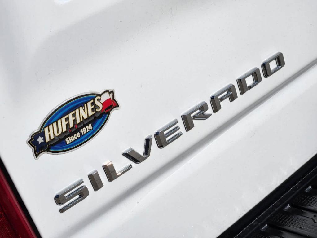 new 2024 Chevrolet Silverado 1500 car, priced at $41,900