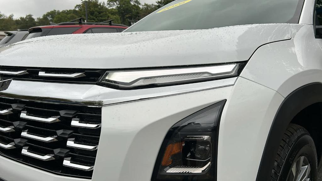new 2026 Chevrolet Equinox car, priced at $32,498