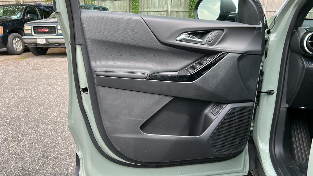 new 2025 Chevrolet Equinox car, priced at $35,998